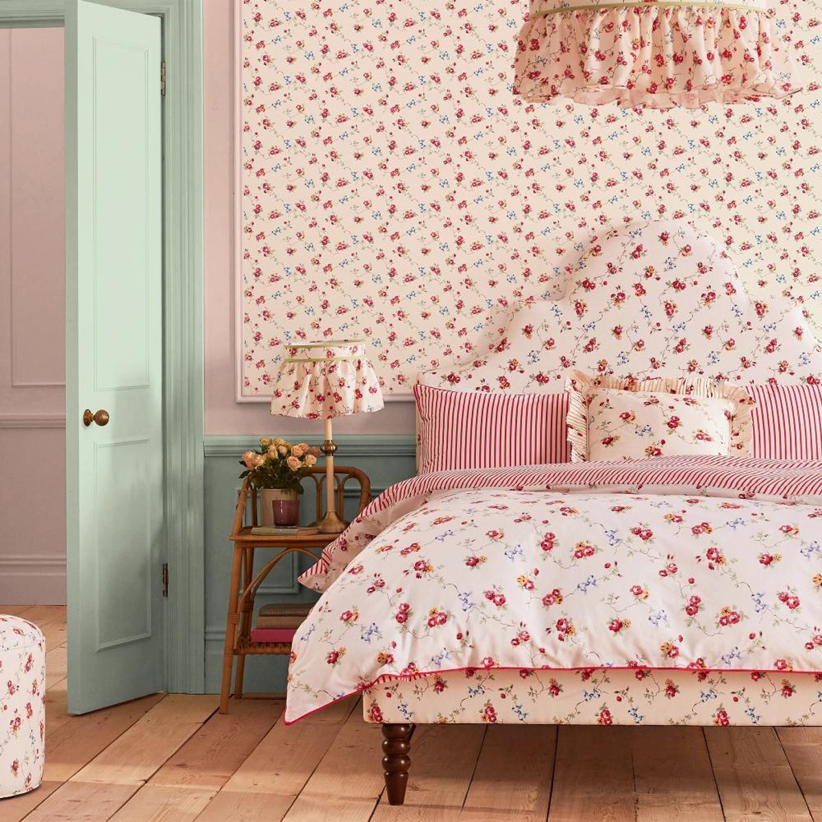 Graham & Brown | Rose & Bows Wallpaper Graham & Brown | Rose & Bows Wallpaper