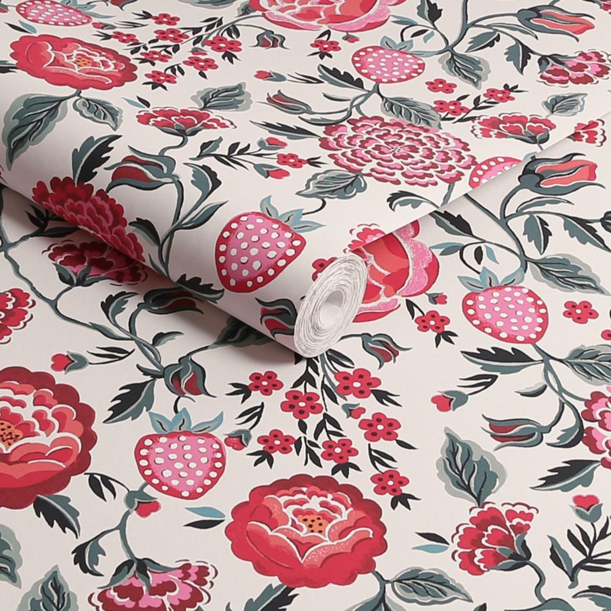 Graham & Brown | Strawberry Garden Wallpaper Graham & Brown | Strawberry Garden Wallpaper