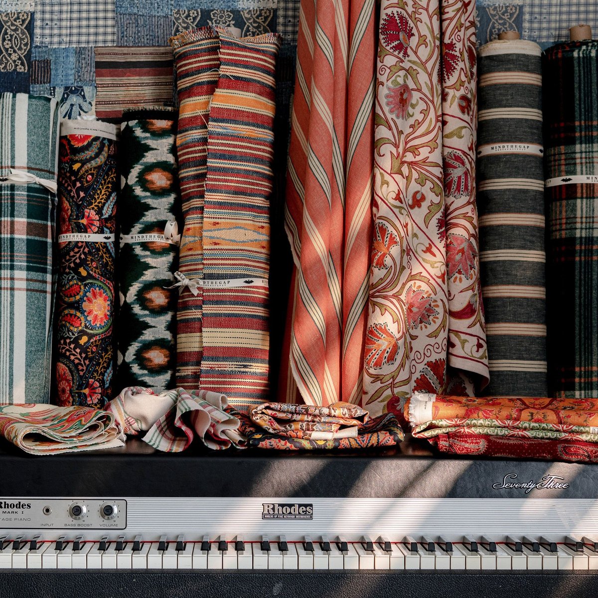 MINDTHEGAP | WOODSTOCK '69 | Fabric | OREGON STRIPES Orange Washed Linen MINDTHEGAP | WOODSTOCK '69 | Fabric | OREGON STRIPES Orange Washed Linen