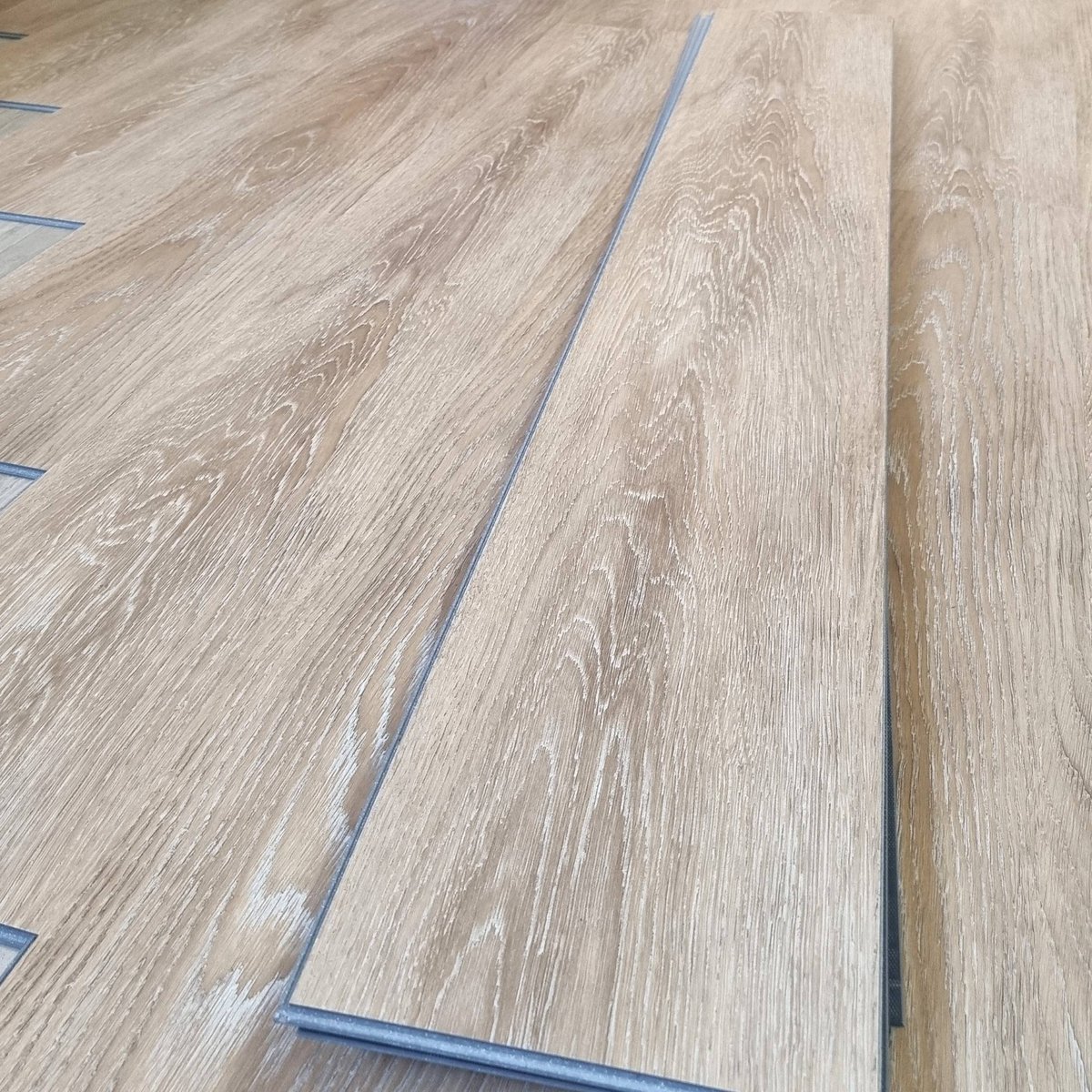 Sakura / 4mm / Luxury Vinyl Tiles / NFL 02 Sakura / 4mm / Luxury Vinyl Tiles / NFL 02