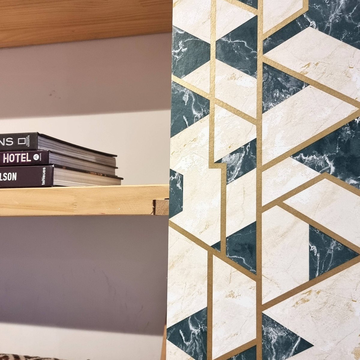 MANHATTAN by MINDTHEGAP | GRAMERCY Ivory | WP20287 MANHATTAN by MINDTHEGAP | GRAMERCY Ivory | WP20287