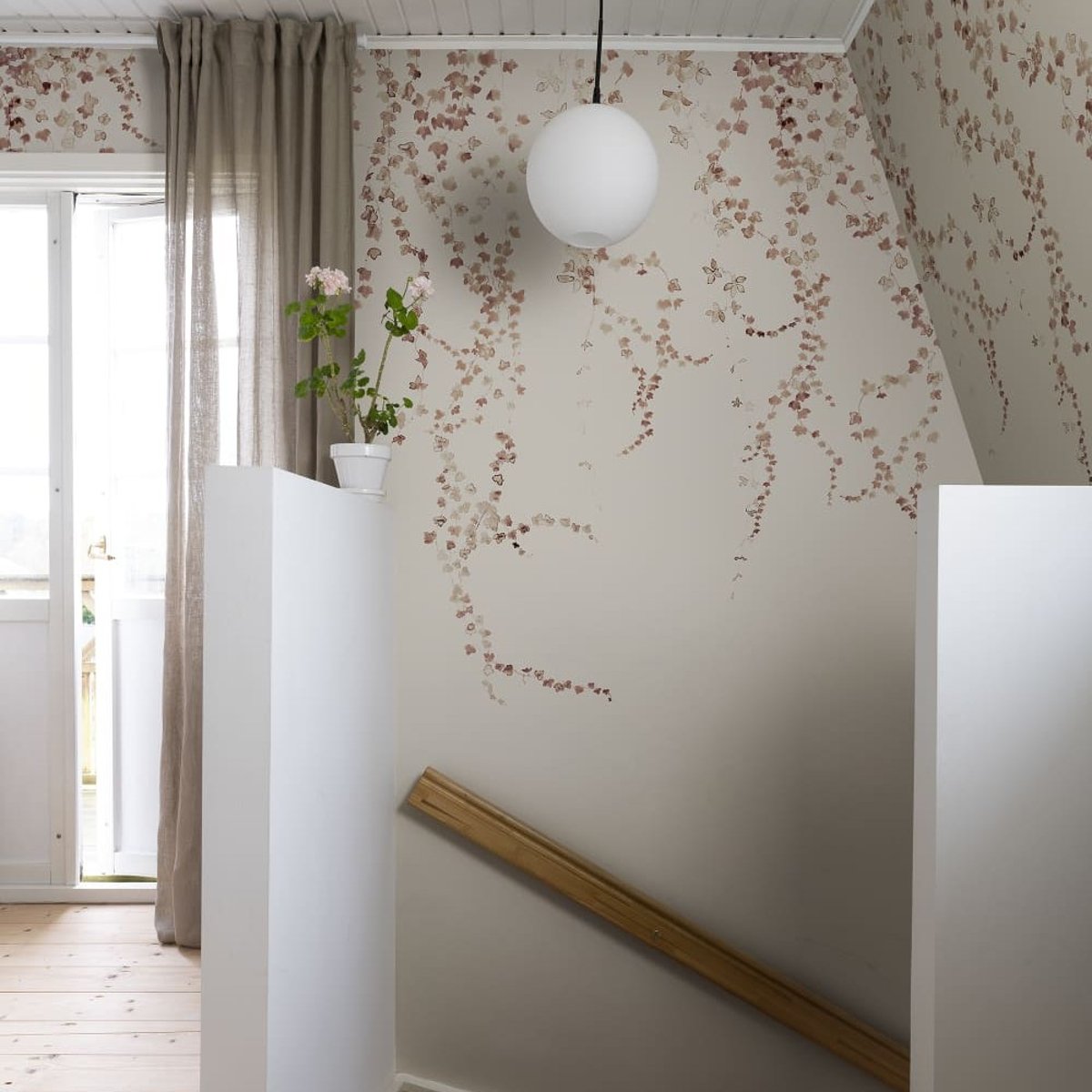 Sandberg | Aralia | Burgundy | S10175 Sandberg | Aralia | Burgundy | S10175