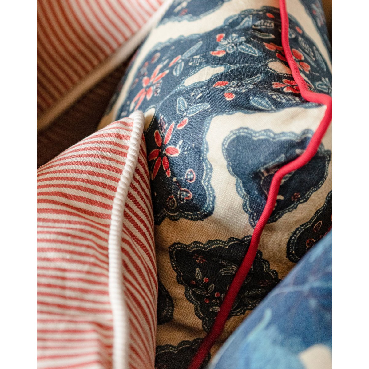 MINDTHEGAP | Sundance Villa | Fabric | PHOENICIA BATIK MINDTHEGAP | Sundance Villa | Fabric | PHOENICIA BATIK